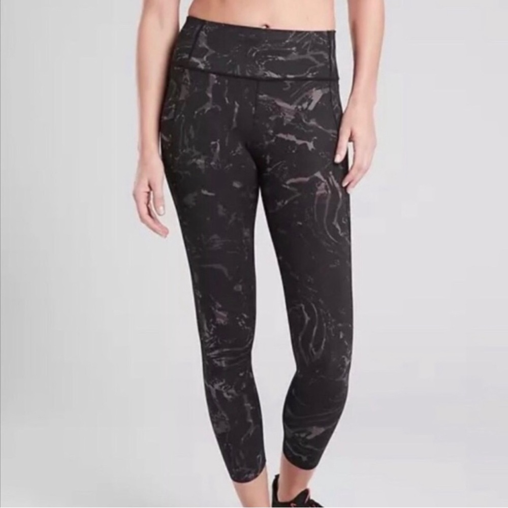 Athleta Marble Velocity Stash Pocket 7/8 Leggings Small
